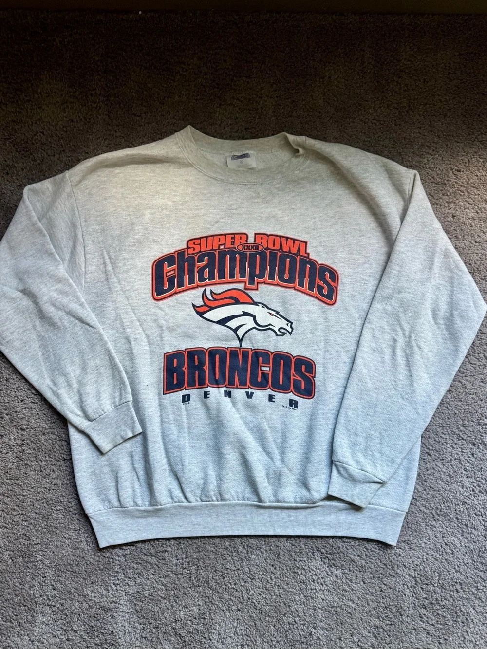 Vintage Denver Broncos 1998 Super Bowl XXXII Champs Sweatshirt- Size L